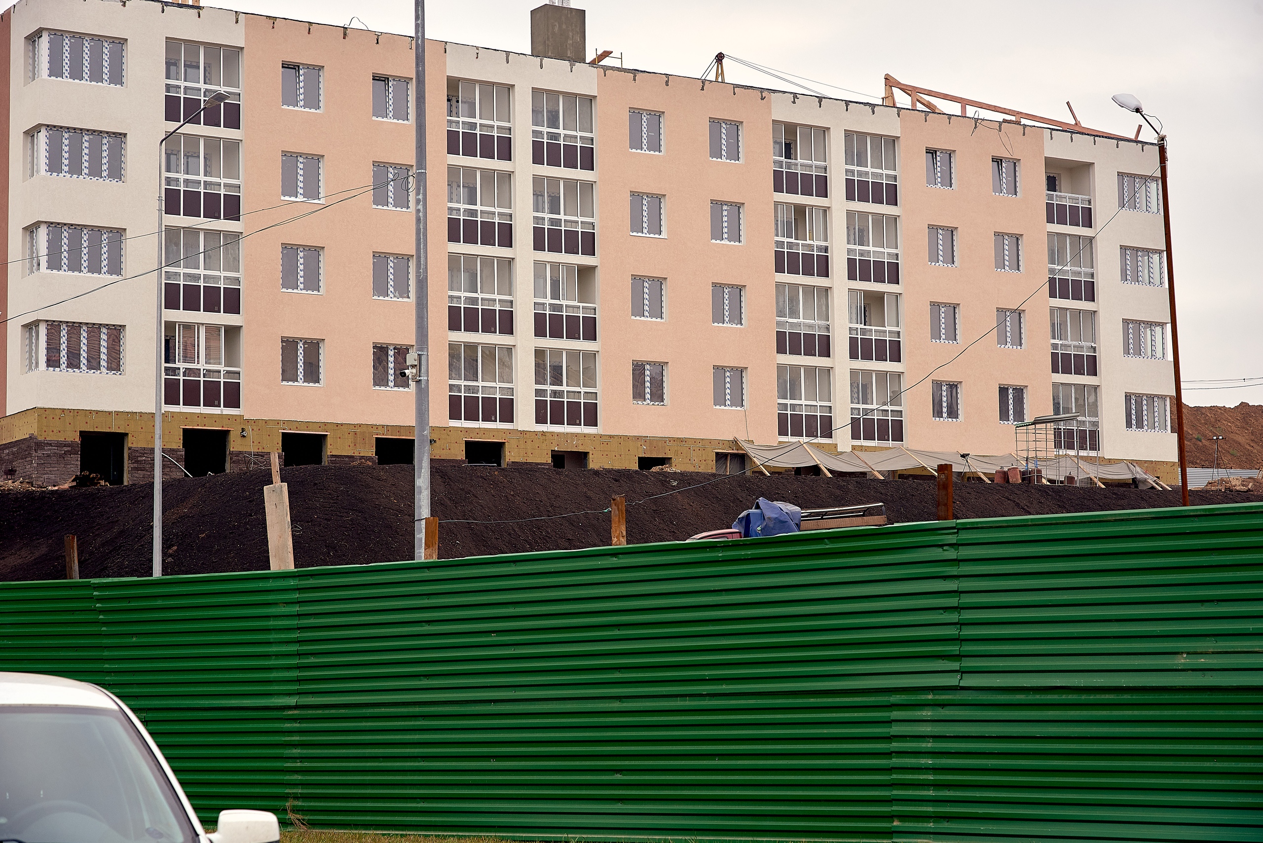 Три дома в ЖК «Новинки Smart city» достроят до конца года